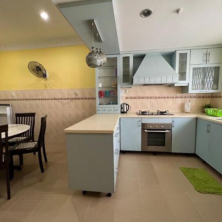 Rini Utama Homestay Skudai Exteriör bild