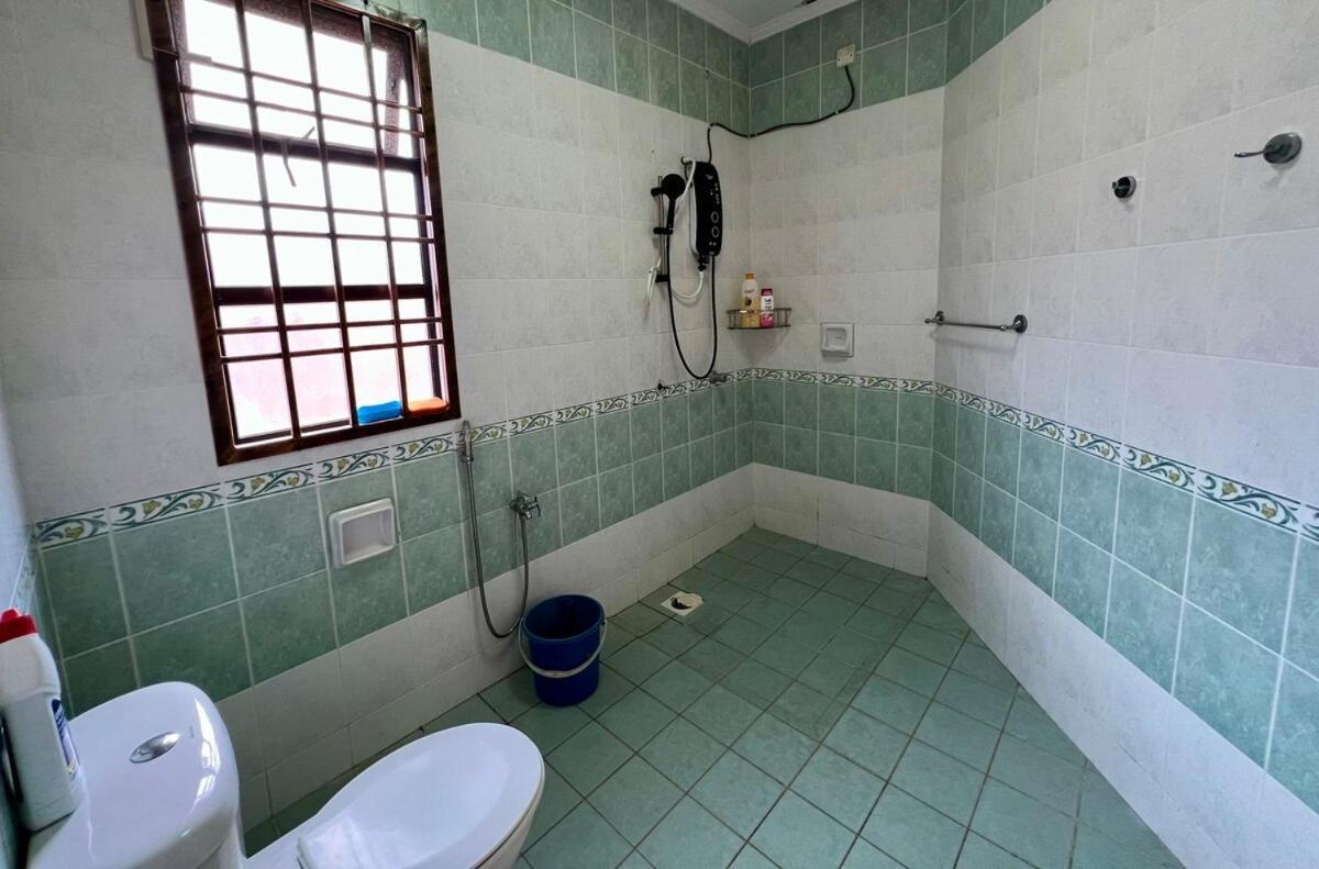Rini Utama Homestay Skudai Exteriör bild