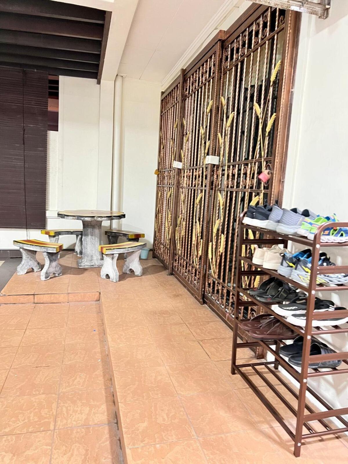 Rini Utama Homestay Skudai Exteriör bild