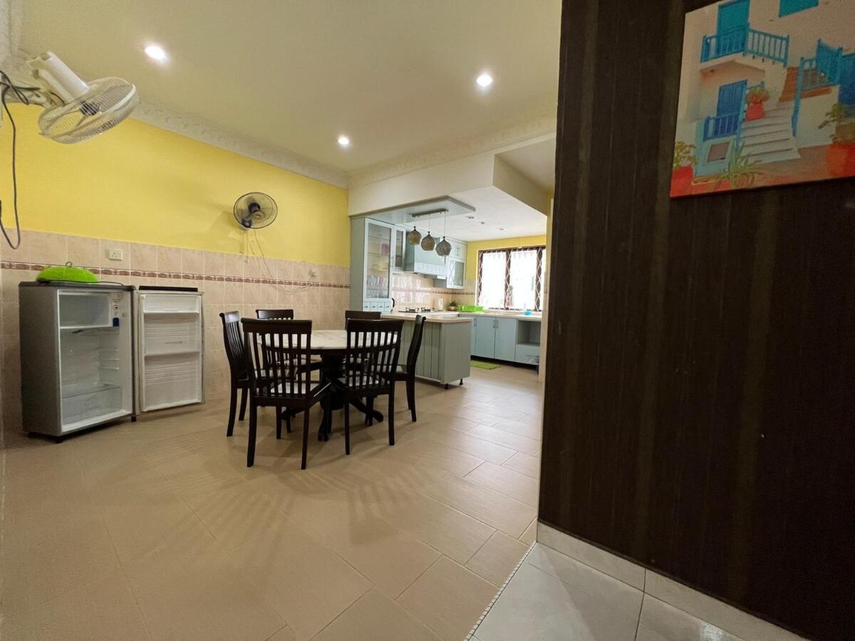 Rini Utama Homestay Skudai Exteriör bild