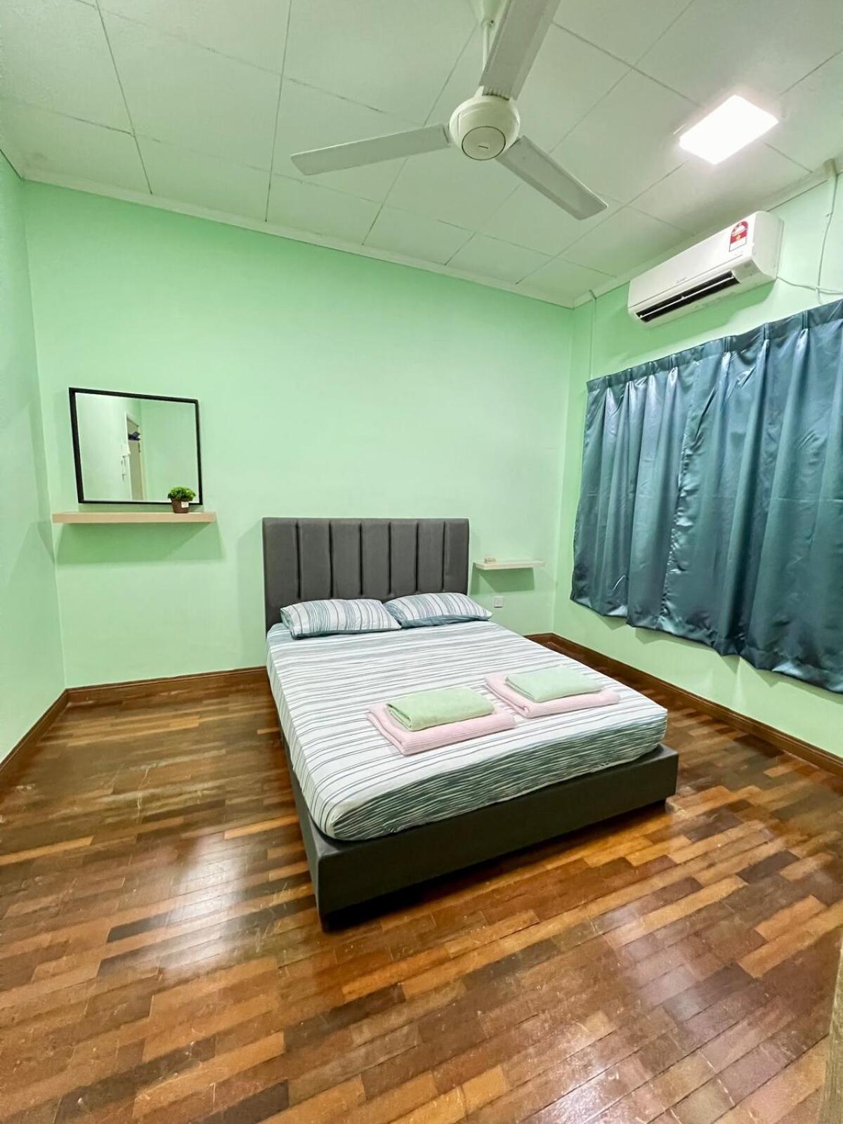 Rini Utama Homestay Skudai Exteriör bild