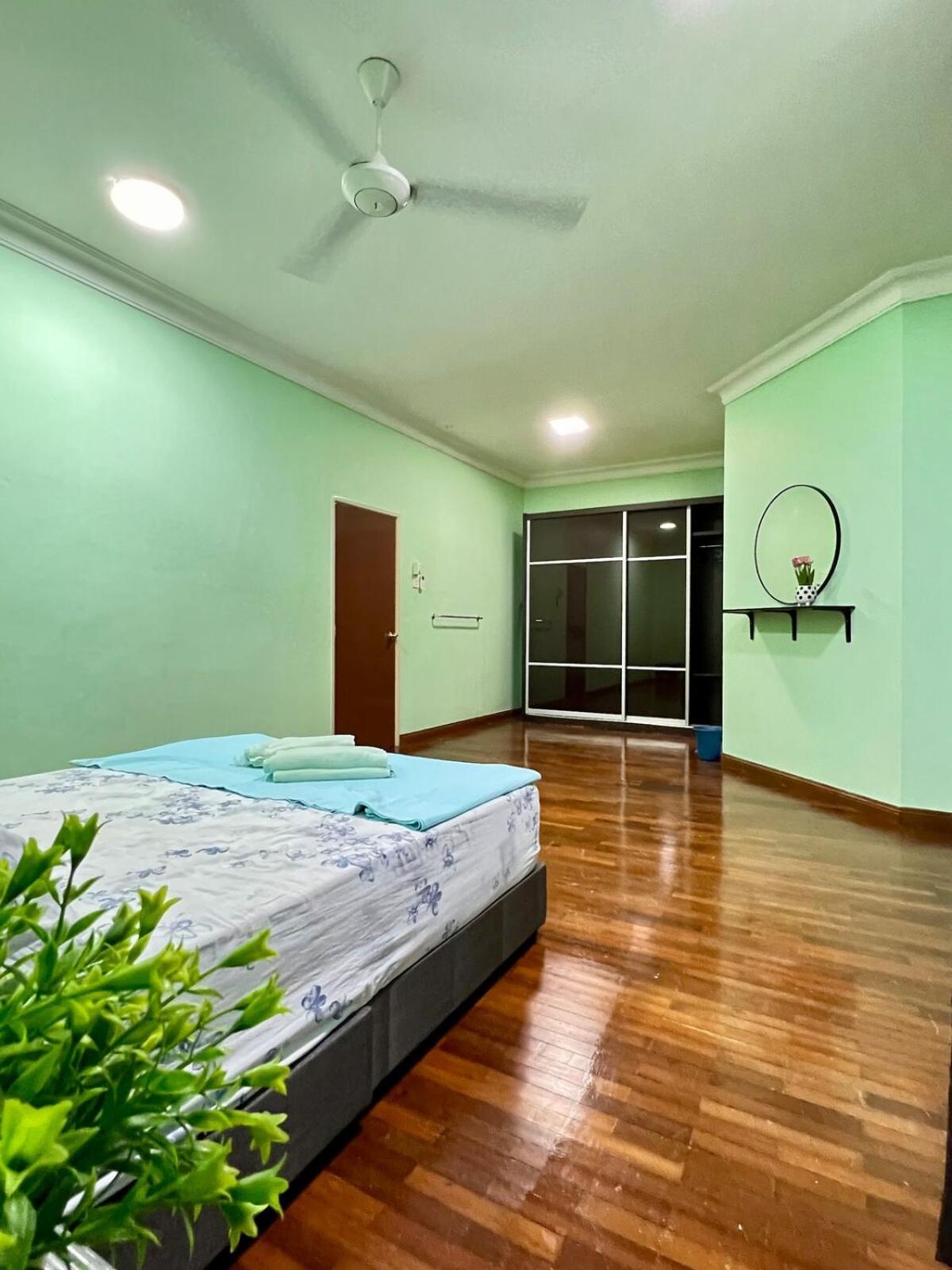 Rini Utama Homestay Skudai Exteriör bild