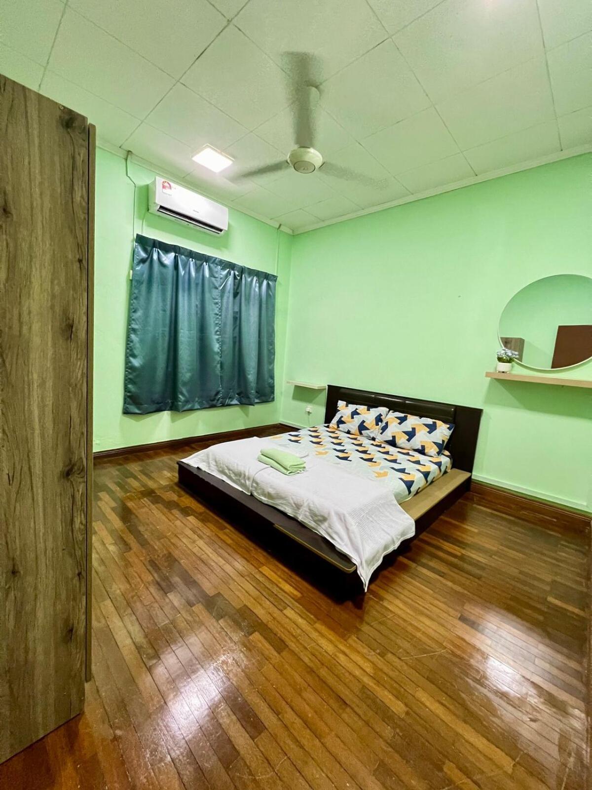 Rini Utama Homestay Skudai Exteriör bild