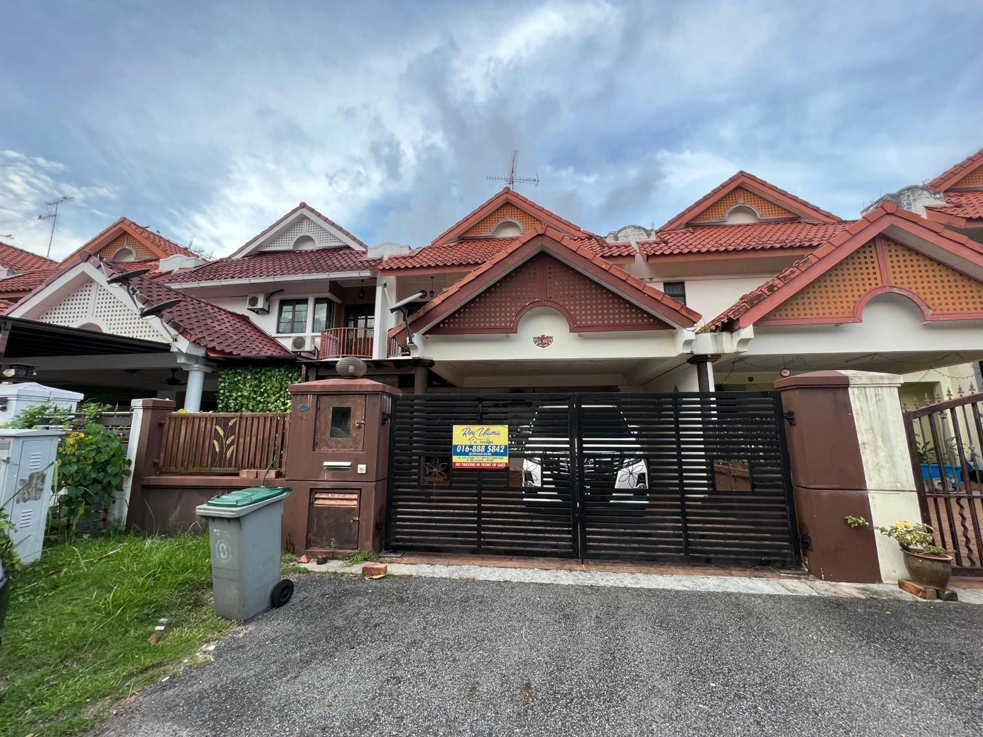 Rini Utama Homestay Skudai Exteriör bild